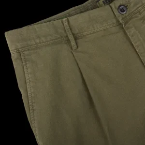 Incotex Trousers | Green Cotton Stretch Pleated Chinos