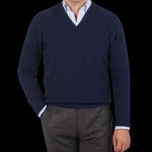 Alan Paine Knitwear | Indigo Blue Lambswool V-Neck