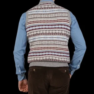 William Lockie Knitwear | Light Grey Fair Isle V-Neck Lambswool Slipover