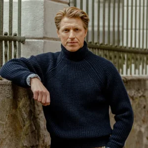 Inis Meain Knitwear | Navy Wool Cashmere Boatbuilder Rollneck